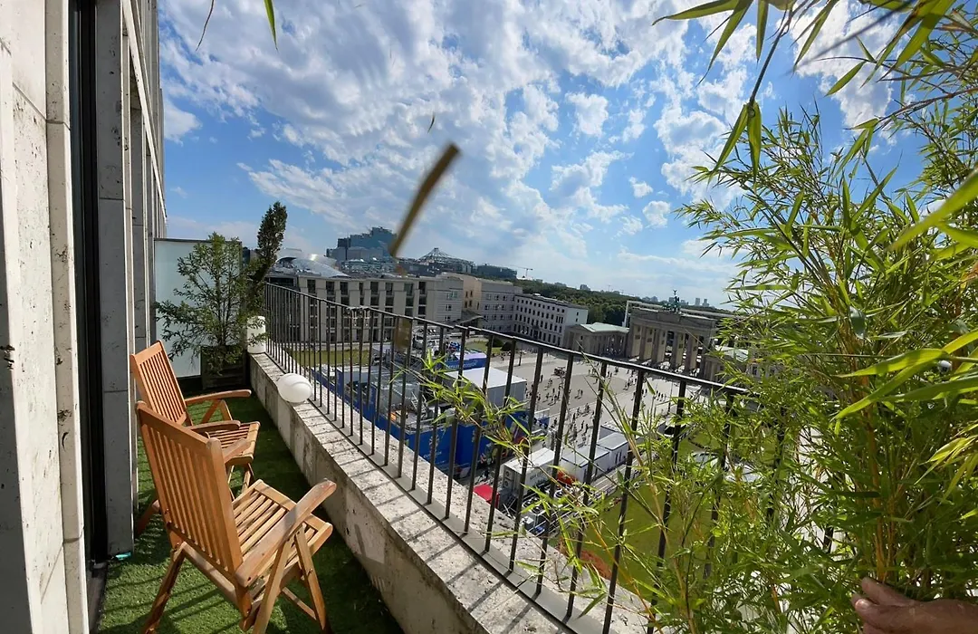 Nexliving Berlin Brandenburger Tor-1
