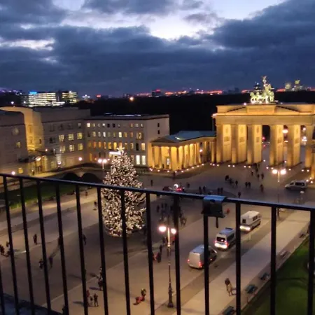 Nexliving Berlin Brandenburger Tor-2